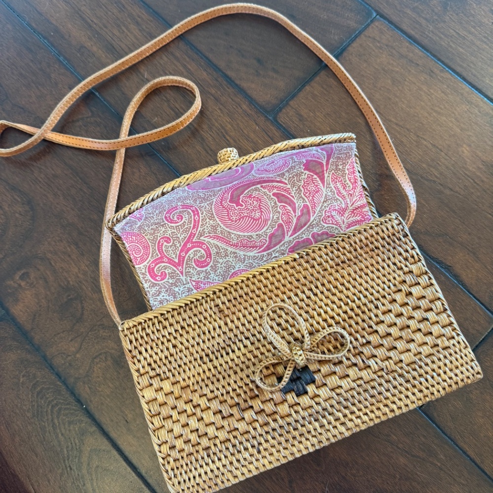 Pink Haley woven purse - Picture 2 of 4